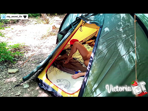 ❤️ Gefilmd op camera Gepassioneerd aftrekken Vreemdeling in een tent ❤️❌ Homemade porno at us ❌